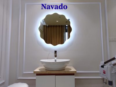 Gương phòng tắm gắn đèn led Nav 543